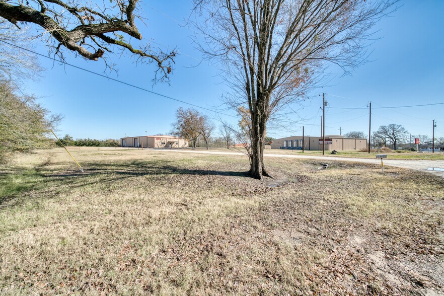 More Photos Of 9360 Osr, Midway Specialty For Lease