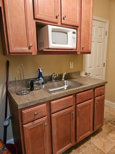 More Photos Of 101, Fayetteville Office For Lease