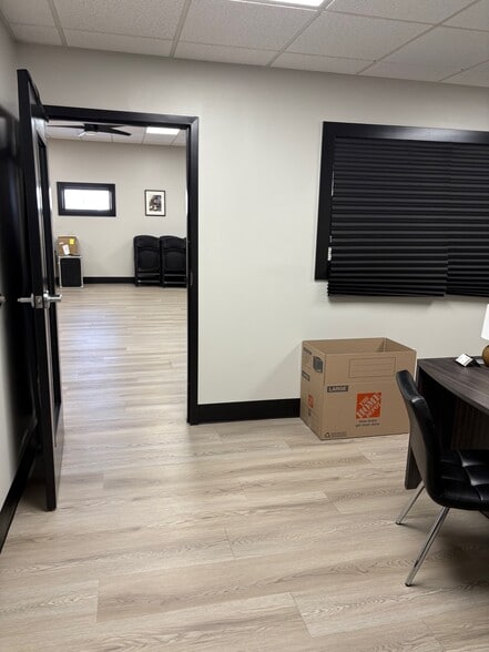 More Photos Of 1415 Shelby St, Indianapolis Office For Sale