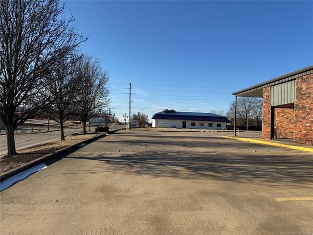 More Photos Of 1029 E Washington Ave, Mcalester Rehabilitation Center For Sale