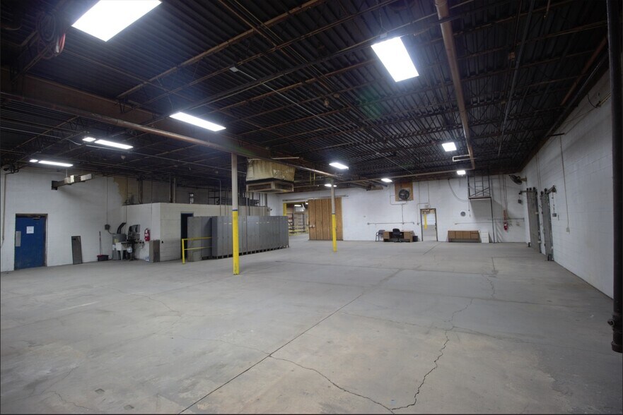 More Photos Of 2025 Brighton Henrietta Town Line Rd, Rochester Manufacturing For Lease