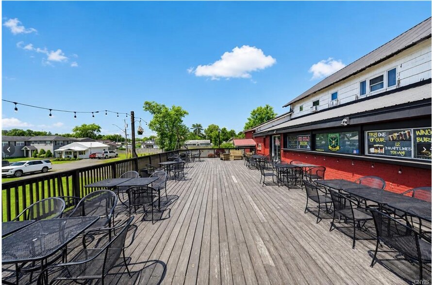 More Photos Of 7 E River Rd, Central Square Restaurant For Sale