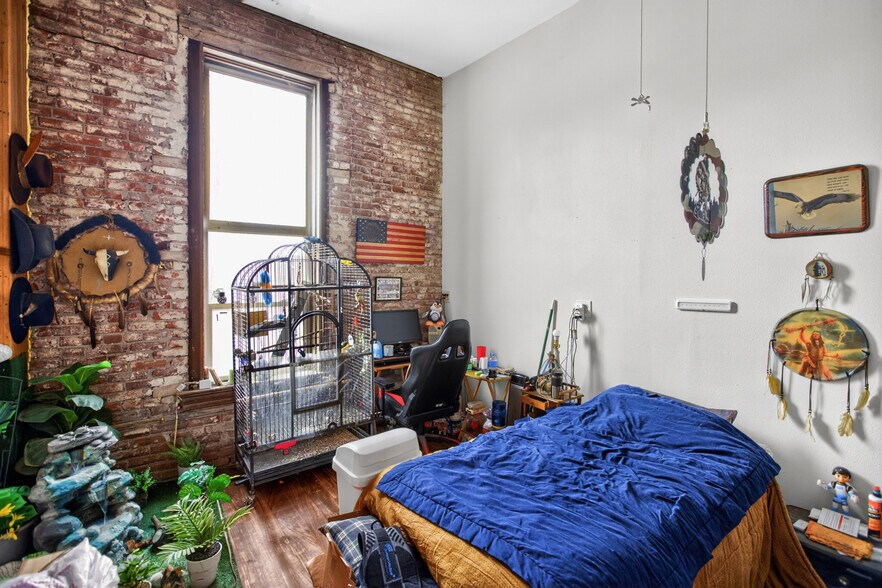 More Photos Of 100 Main St, Moro Specialty For Sale