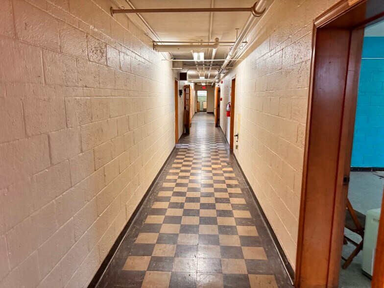 More Photos Of 618 Roswell NW Rd, Carrollton Healthcare For Sale