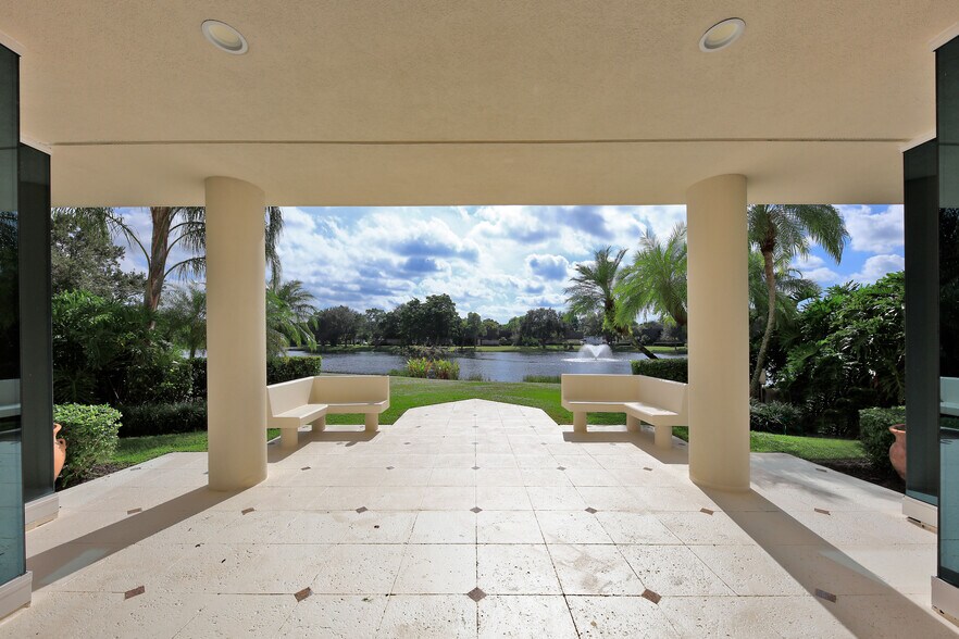 More Photos Of 7108 Fairway Dr, Palm Beach Gardens Medical For Sale
