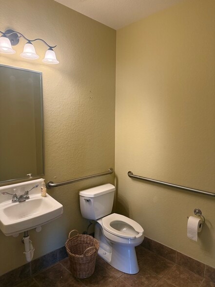 More Photos Of 16239 Nacogdoches Rd, San Antonio Healthcare For Lease