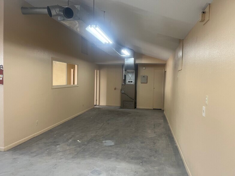 More Photos Of 2555 Weston Rd, Colorado Springs Service For Sale