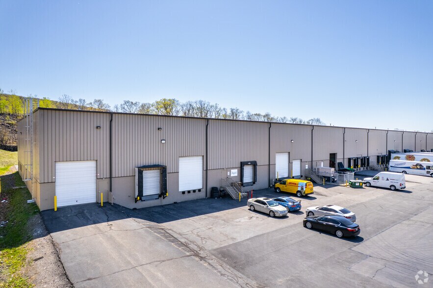 More Photos Of 1200 Sathers Dr, Pittston Distribution For Lease