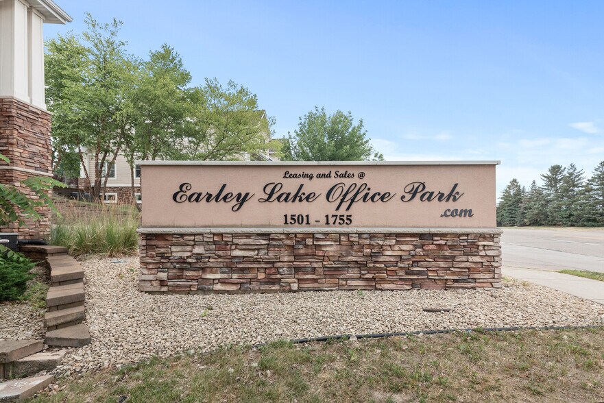 More Photos Of 1709 Southcross Dr W, Burnsville Loft Creative Space For Sale