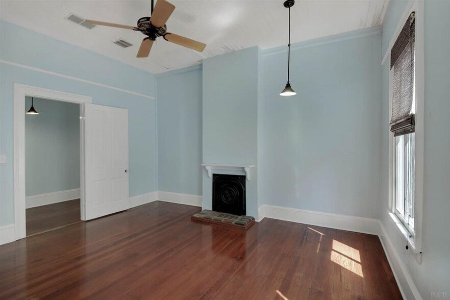 More Photos Of 417 Zarragossa St, Pensacola Office Residential For Sale