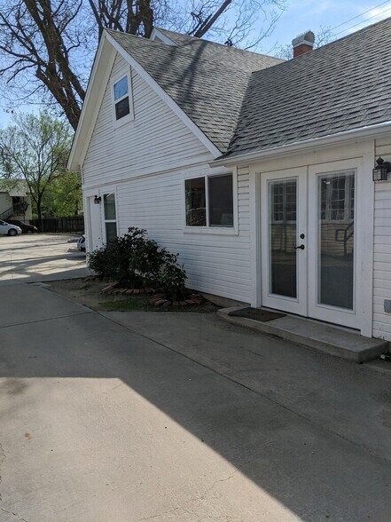 More Photos Of 2800 Hemphill St, Fort Worth Office For Sale