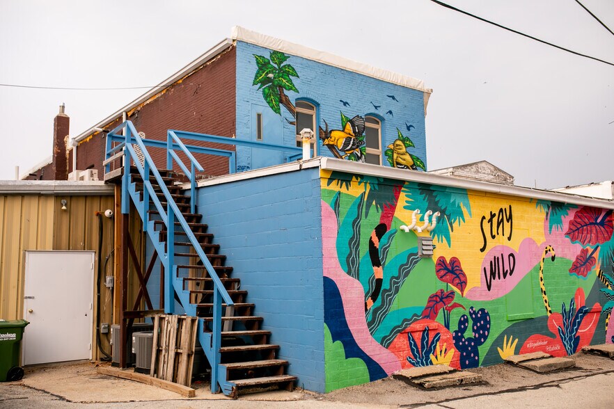 More Photos Of 201 N Main St, Elkader Flex For Sale