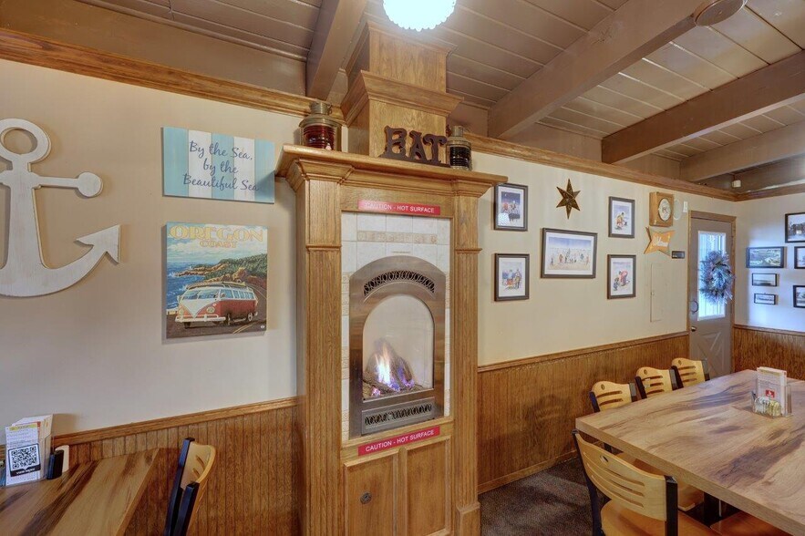 More Photos Of 996 Pacific Dr, Hammond Restaurant For Sale