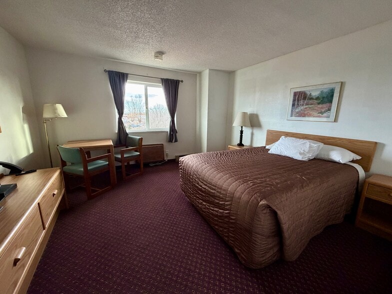 More Photos Of 1150 N Main St, Deer Lodge Hotel For Sale