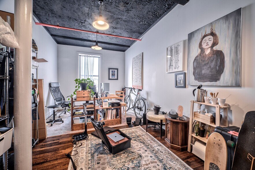 More Photos Of 8808 Rockaway Beach Blvd, Rockaway Beach Storefront Retail Office For Lease