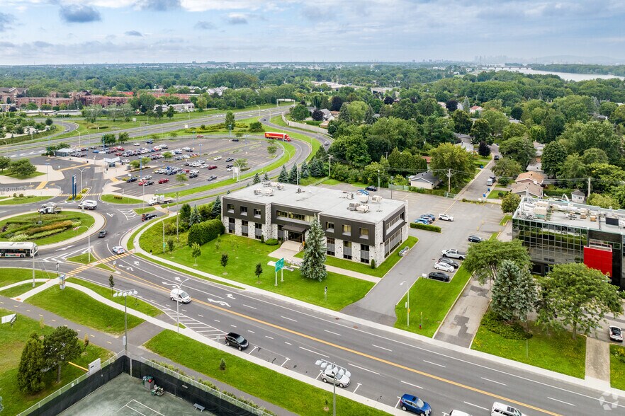 More Photos Of 210 Boul De Montarville, Boucherville Office For Lease