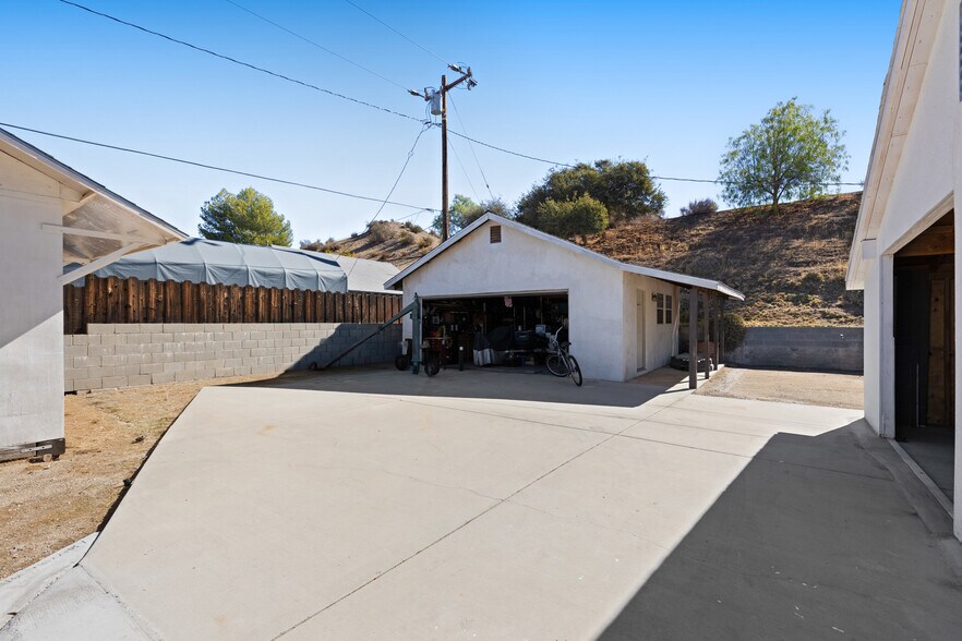 More Photos Of 16166 Sierra Hwy, Santa Clarita Land For Sale