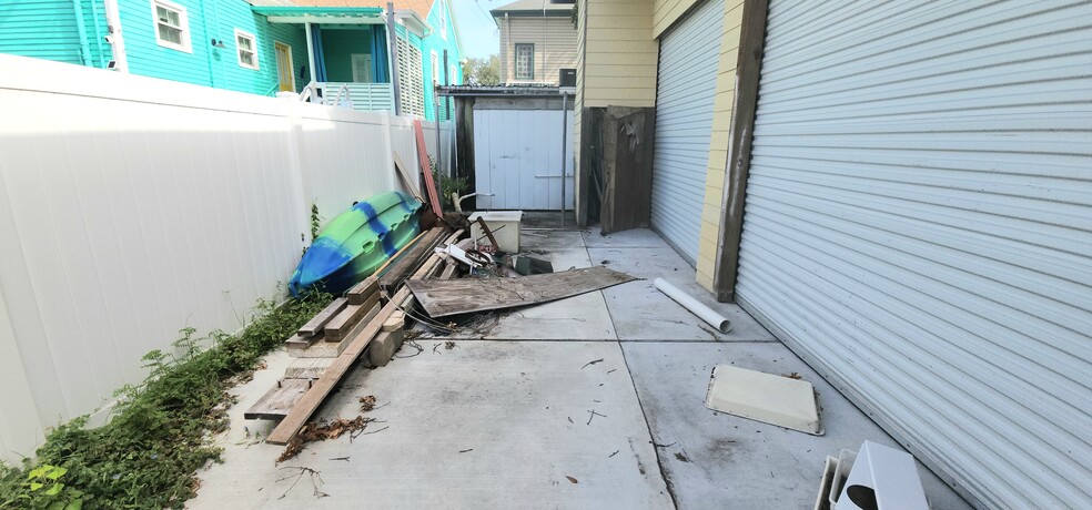 More Photos Of 1709 37th St, Galveston General Retail For Sale