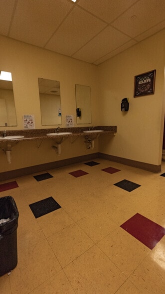 More Photos Of 8190 Pensacola Blvd, Pensacola Specialty For Sale