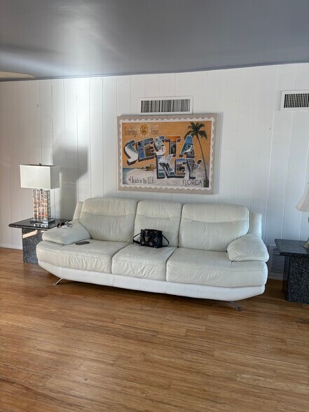 More Photos Of 5032 Calle Minorga, Sarasota Office Residential For Sale