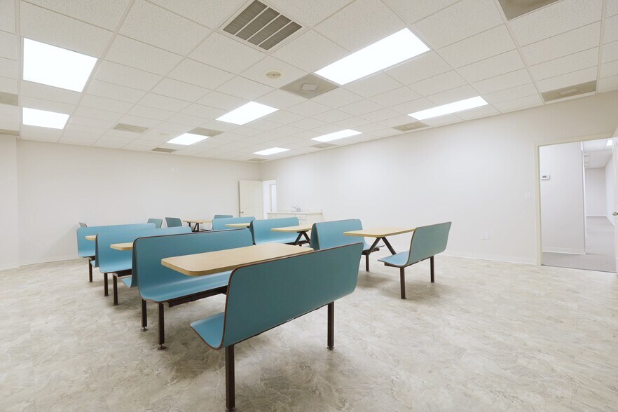 More Photos Of 5296 Highway 1 S, Jonesboro Office For Sale