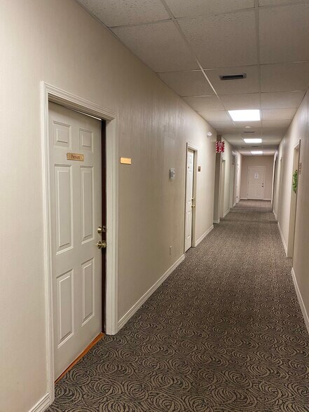 More Photos Of 1110 Hillcrest Rd, Mobile Office For Lease