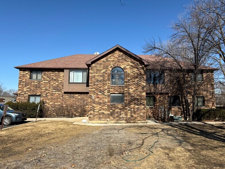 More Photos Of 126 W Maple Ave, Mundelein Apartments For Sale