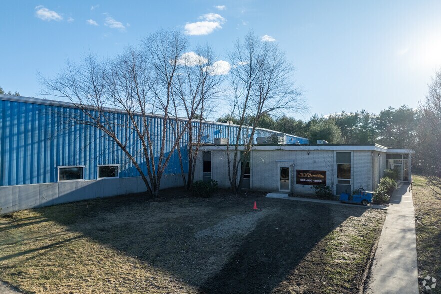 More Photos Of 555 Main St, Hudson Warehouse For Sale