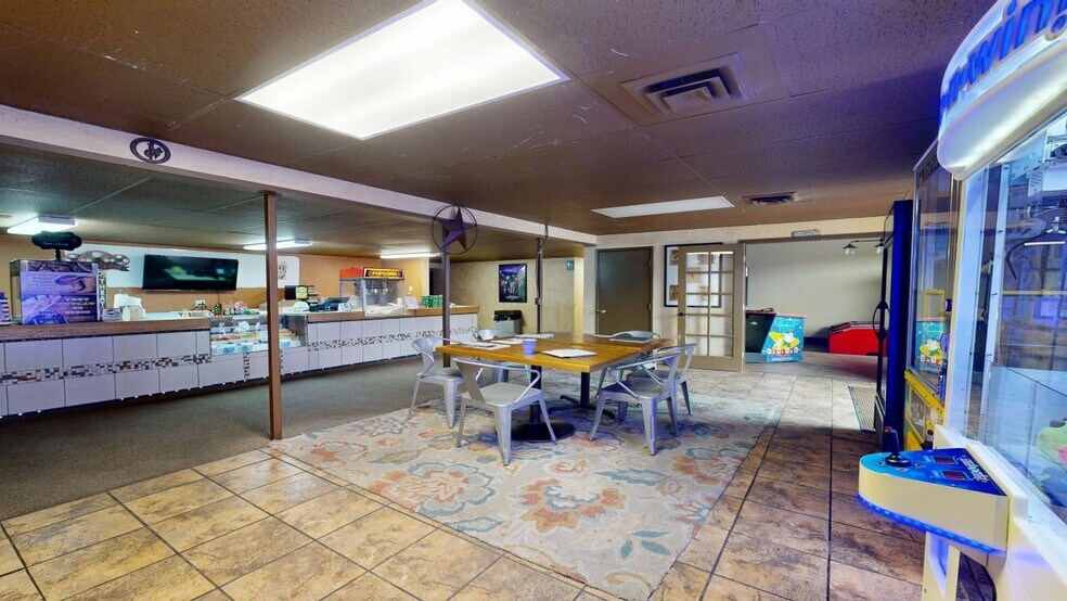 More Photos Of 316 N Center Ave, Hardin Specialty For Sale