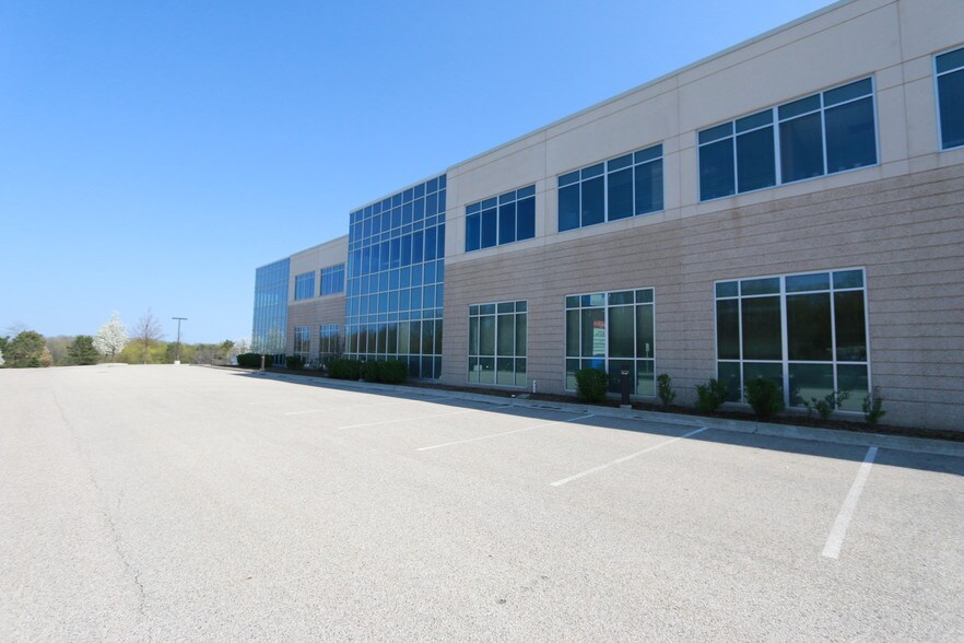 More Photos Of 1025 Red Oak Ln, Lindenhurst Medical For Lease