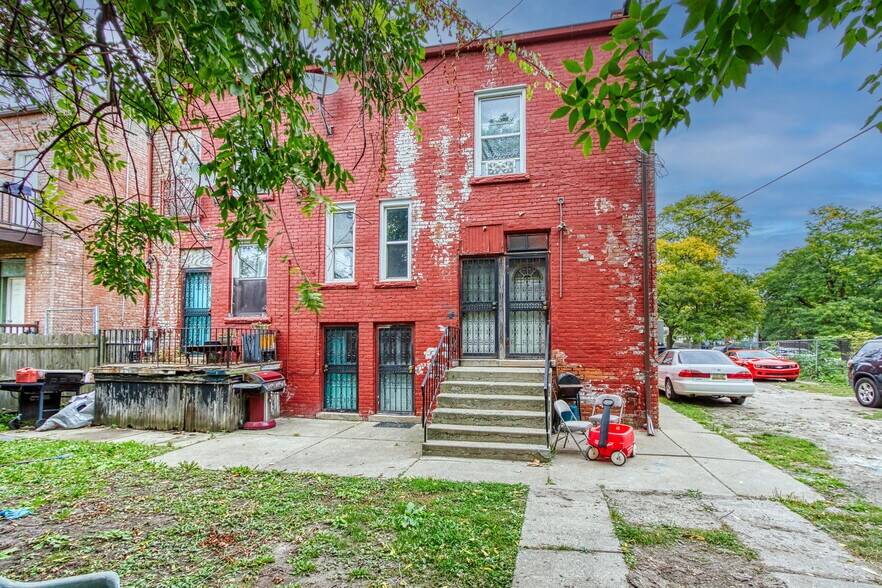 More Photos Of 423 W Grand Blvd, Detroit Apartments For Sale