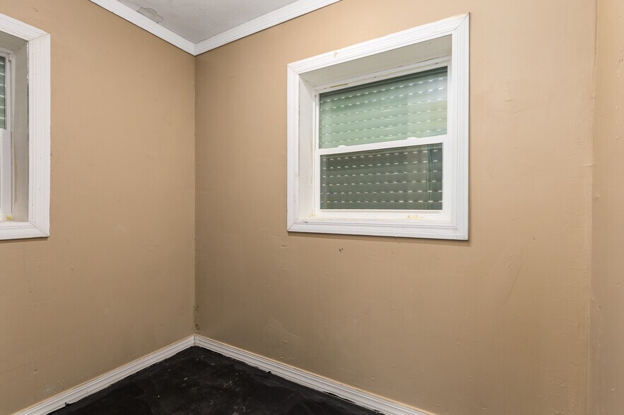 More Photos Of 918 S Adelle Ave, Deland Restaurant For Sale