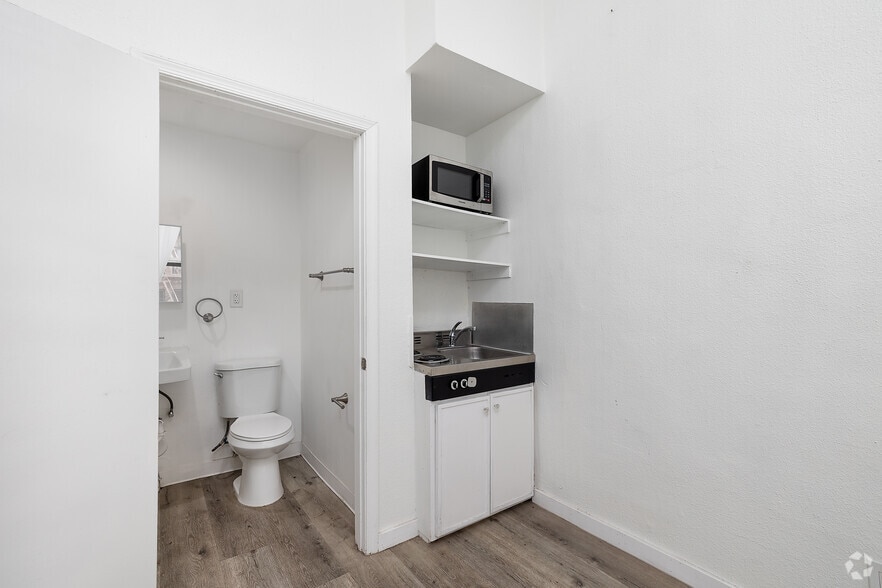 More Photos Of 710 S Broadway, Los Angeles Apartments For Lease