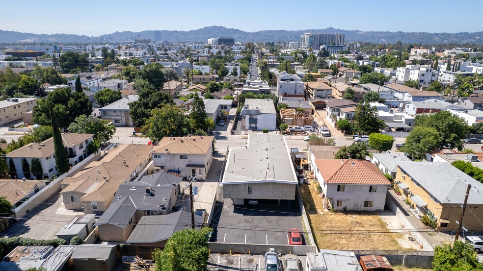 More Photos Of 11249 Emelita St, North Hollywood Apartments For Sale