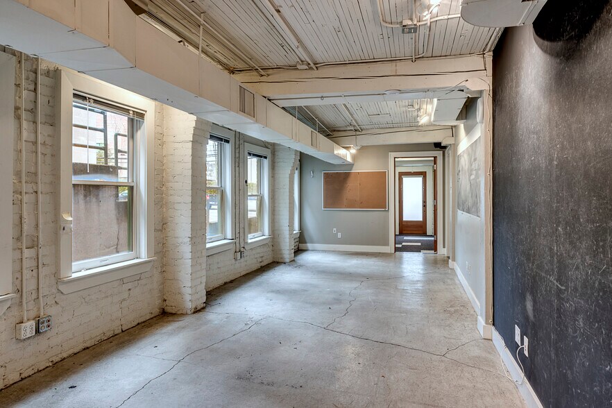 More Photos Of 1124 Eastlake Ave E, Seattle Loft Creative Space For Lease