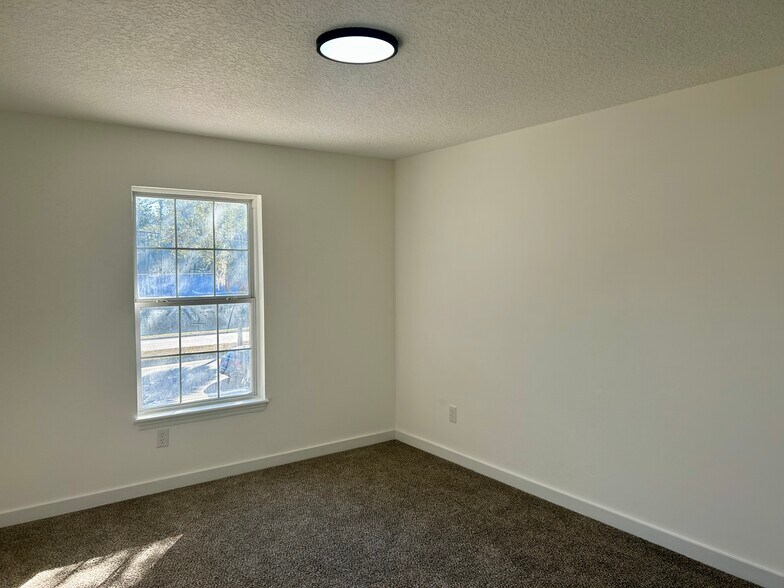 More Photos Of 1477 S 8th St, Fernandina Beach Office For Lease
