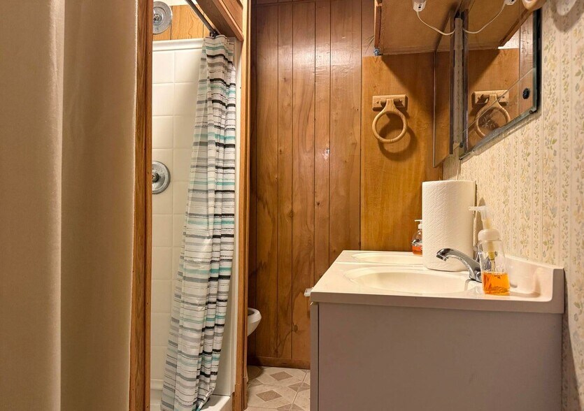 More Photos Of 101 Sesame St, Palatka Specialty For Sale