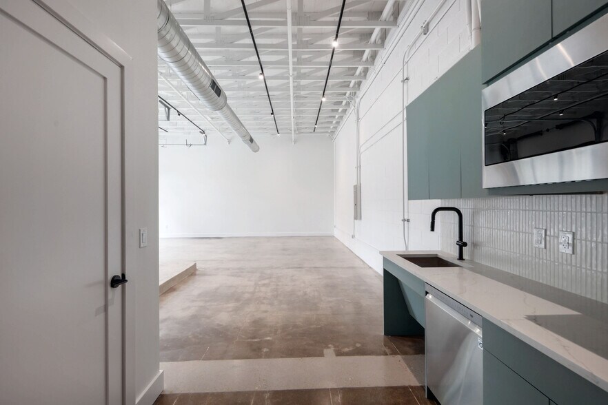 More Photos Of 5602 Clay Ave, Austin Loft Creative Space For Lease