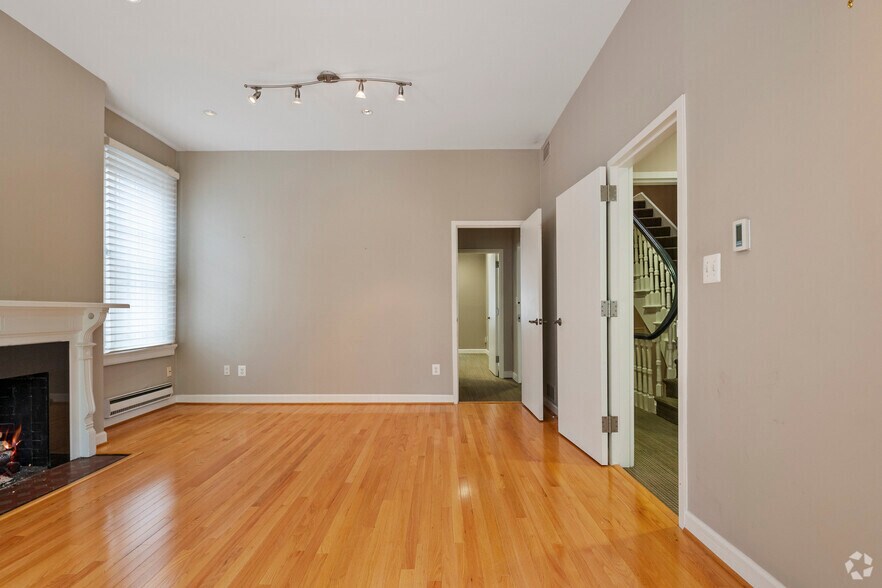 More Photos Of 1906 Sunderland Pl NW, Washington Office Residential For Sale