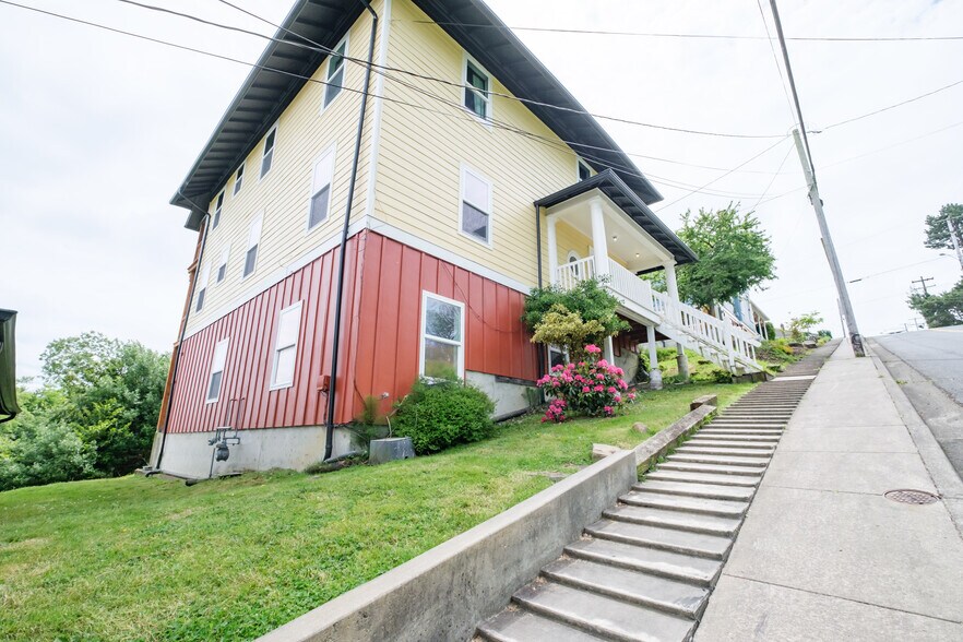 More Photos Of 640 8th St, Astoria Apartments For Sale