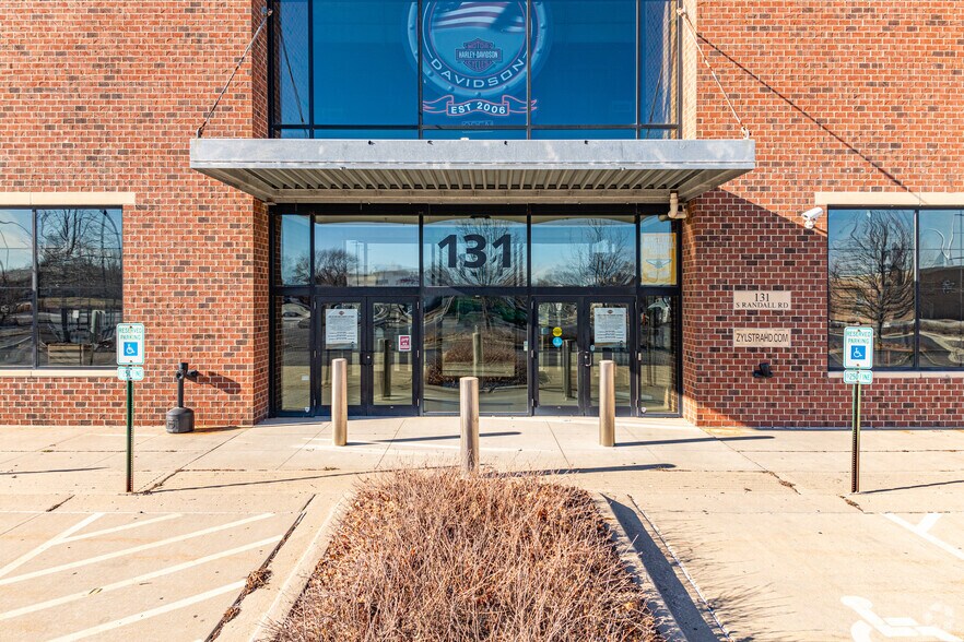 More Photos Of 131 S Randall Rd, St Charles Auto Dealership For Sale