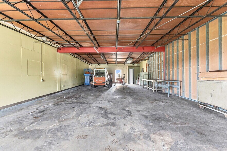 More Photos Of 4643 73rd Ave, Pinellas Park Manufacturing For Sale