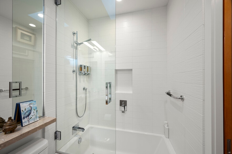 More Photos Of 112-20 E Redwood St, San Diego Apartments For Sale