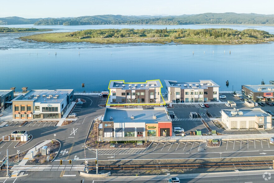 More Photos Of 1280 N Bayshore Dr, Coos Bay General Retail For Lease