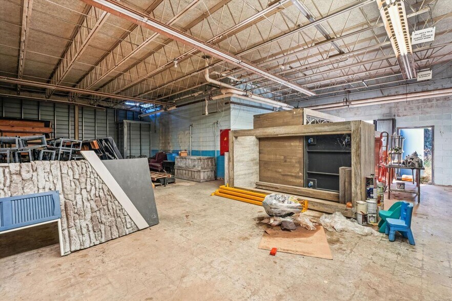 More Photos Of 113 Aileen Rd, Flint Hill Warehouse For Sale