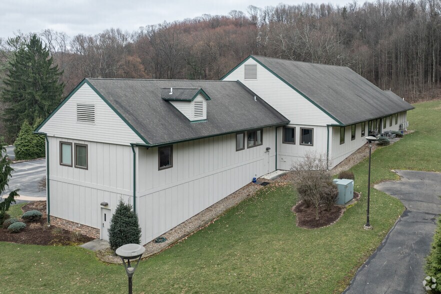 More Photos Of 220 Megawatt Ln, Greensburg Office For Sale