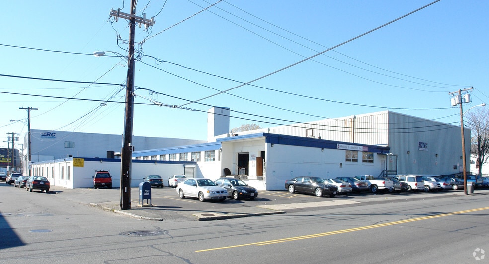 More Photos Of 19 Bennett St, Lynn Light Manufacturing For Lease