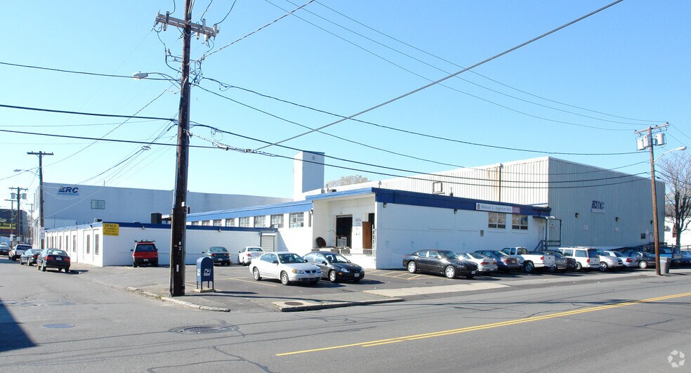 More Photos Of 19 Bennett St, Lynn Light Manufacturing For Sale
