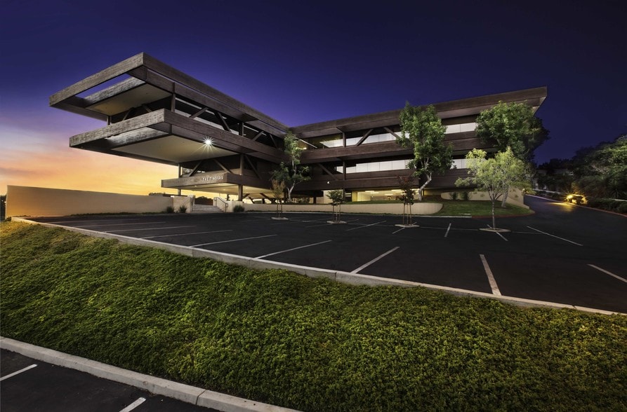 More Photos Of 445 Marine View Ave, Del Mar Office For Lease