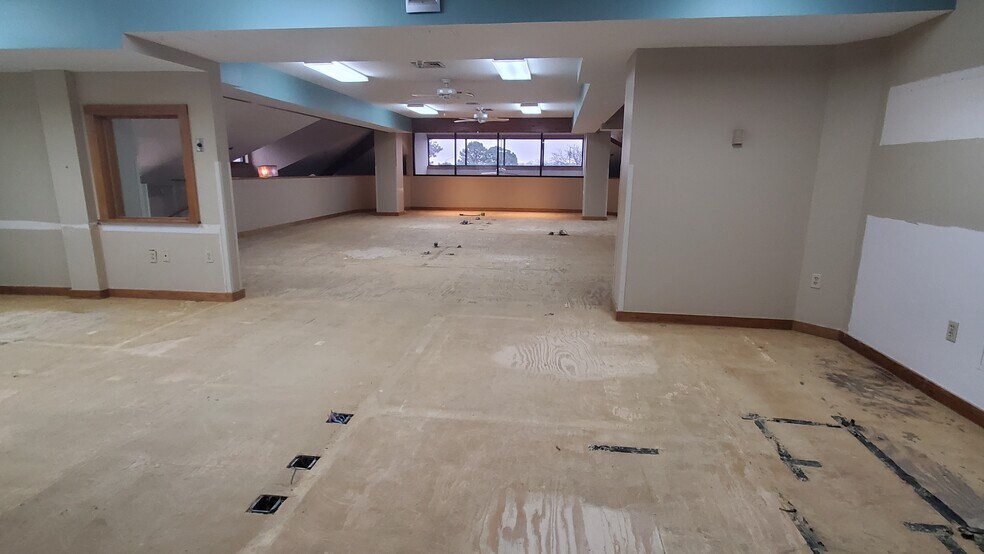 More Photos Of 2210 Dean St, St Charles Medical For Lease